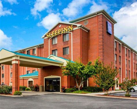 Great Hotel with complimentary wonderful breakfast!!! We really enjoyed our stay at this Sleep Inn in Brentwood!! Staff was wonderful too!!!
